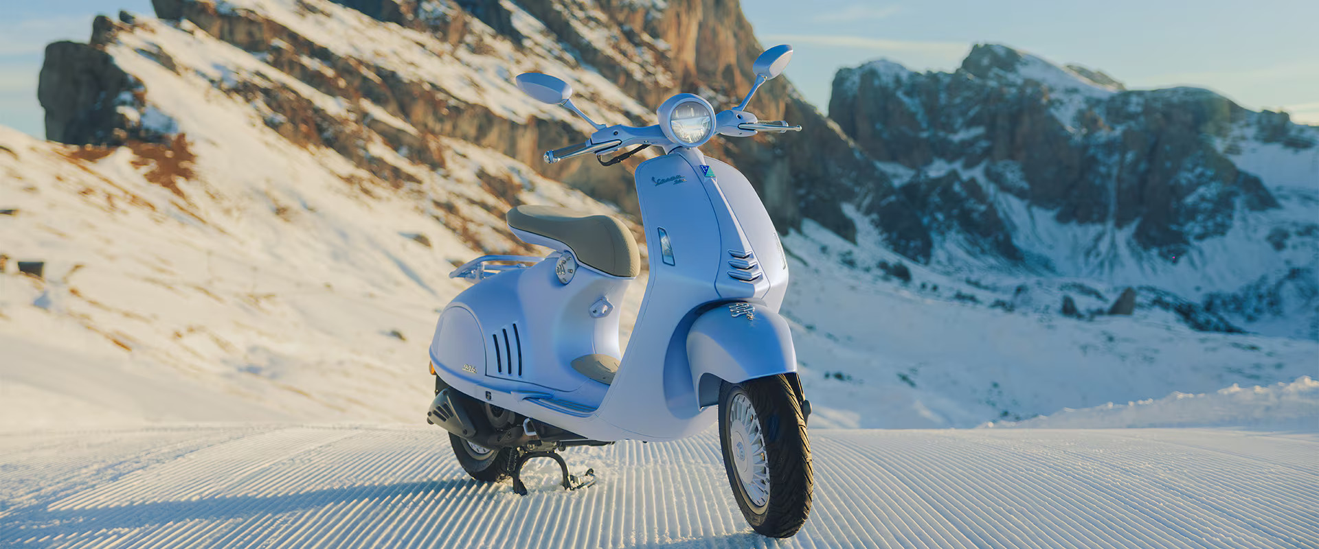 Vespa_946-Snake_hero_1920x800